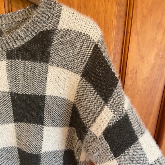 Chelsea & Theodore Buffalo Check Eyelash Sweater - Picture 5 of 10